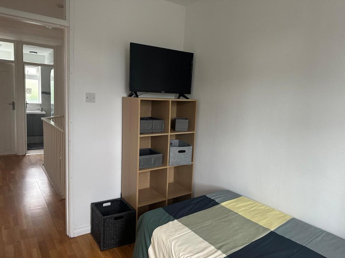 Appartamento Simple And Tidy - Short Walk To Kennington & Oval Station Londra
