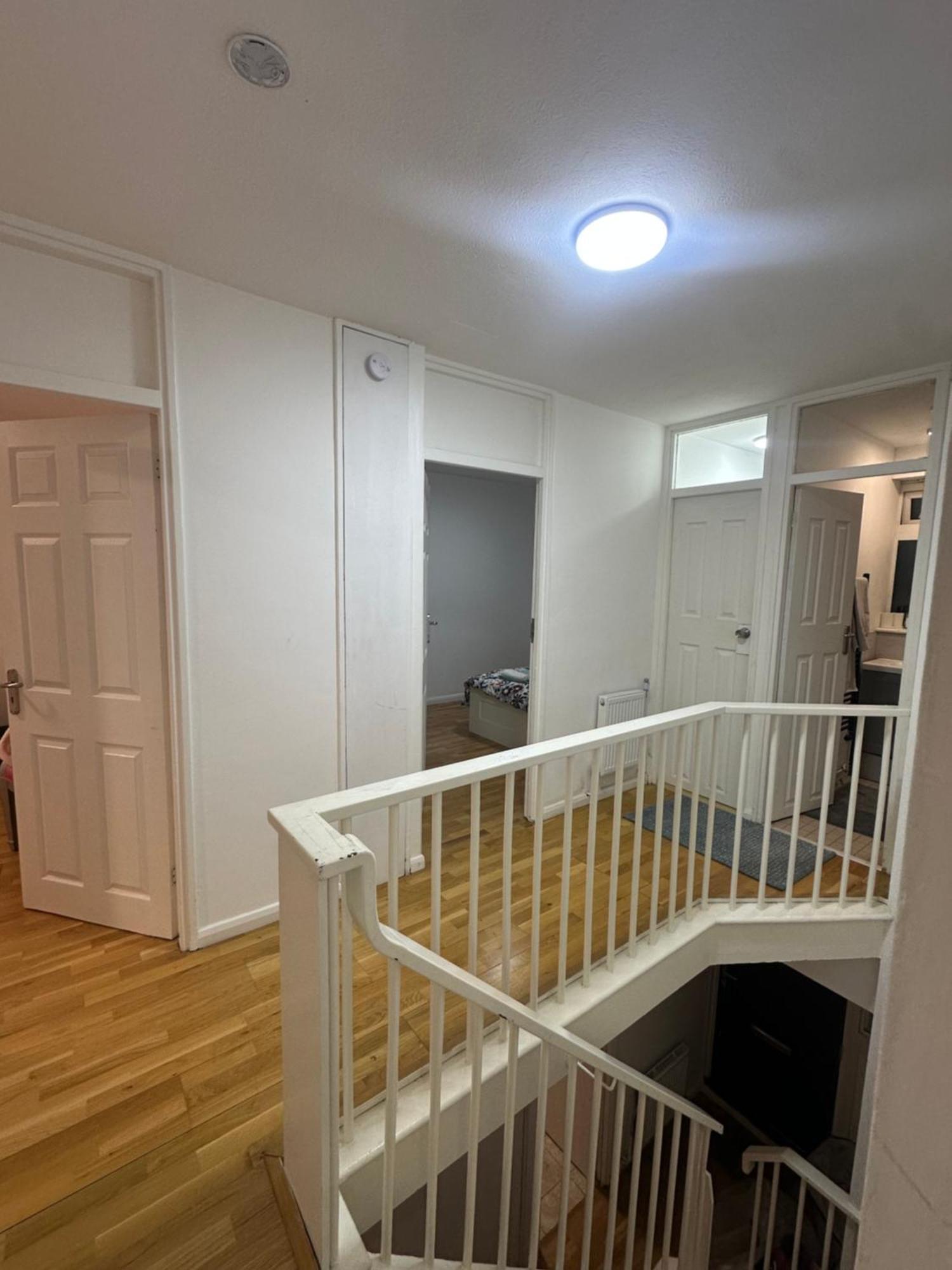 Simple And Tidy - Short Walk To Kennington & Oval Station * Londra