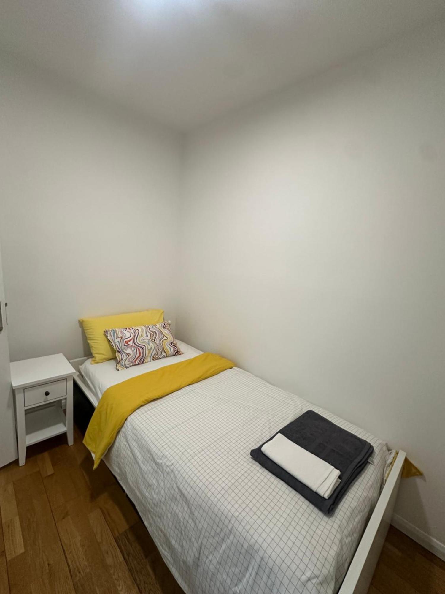 Simple And Tidy - Short Walk To Kennington & Oval Station Apartament