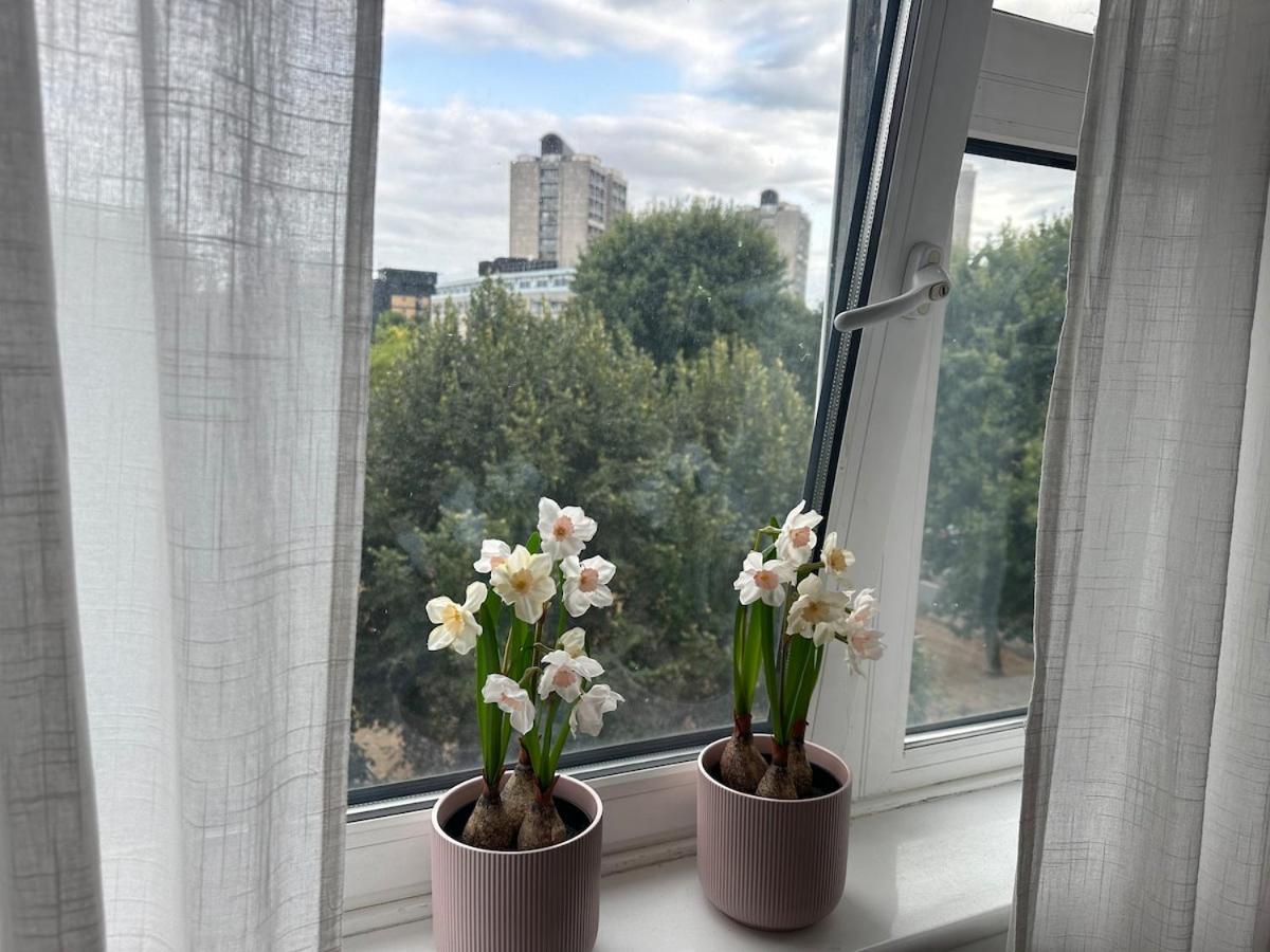 Apartament Simple And Tidy - Short Walk To Kennington & Oval Station