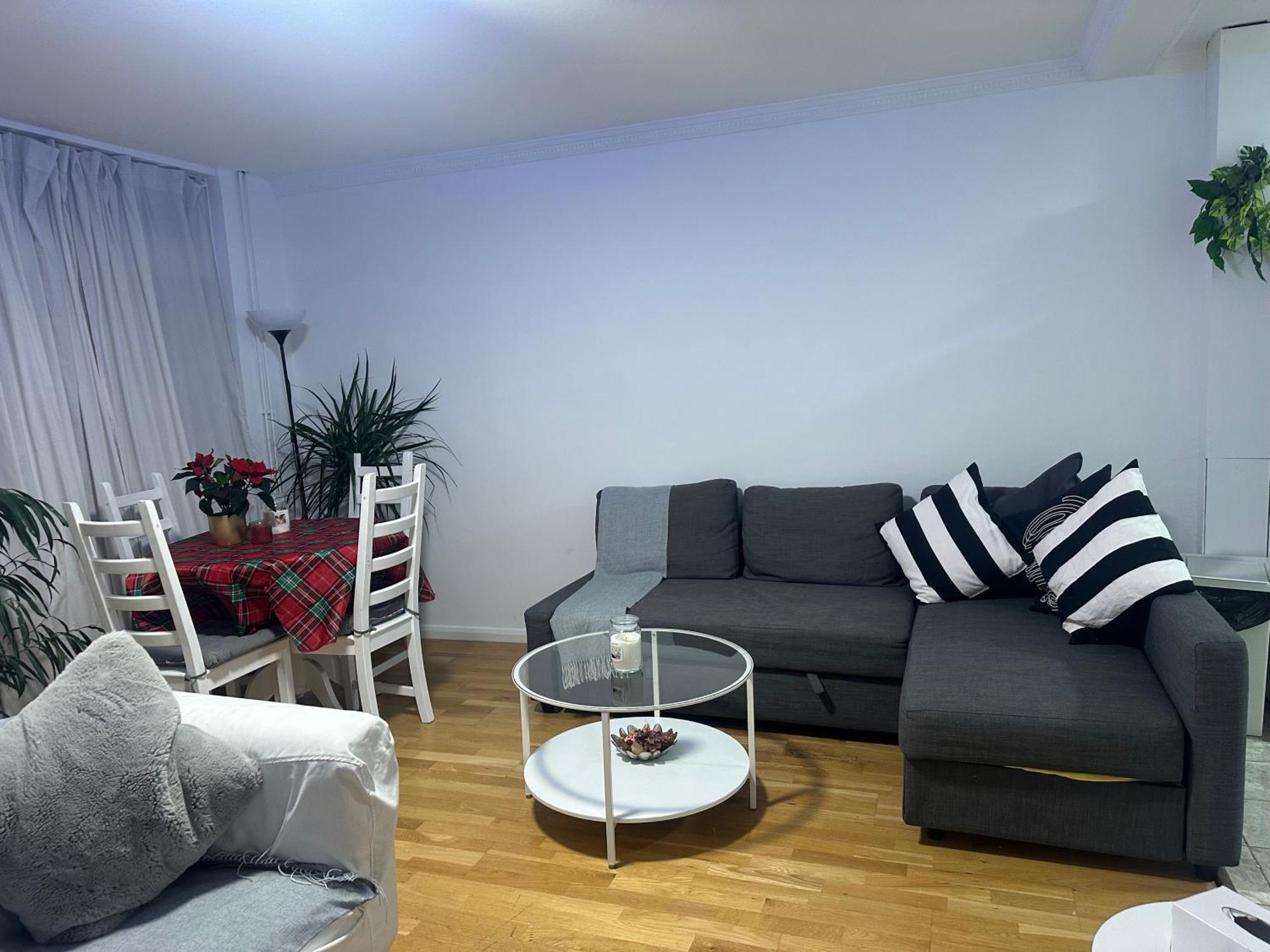 Simple And Tidy - Short Walk To Kennington & Oval Station Apartament *